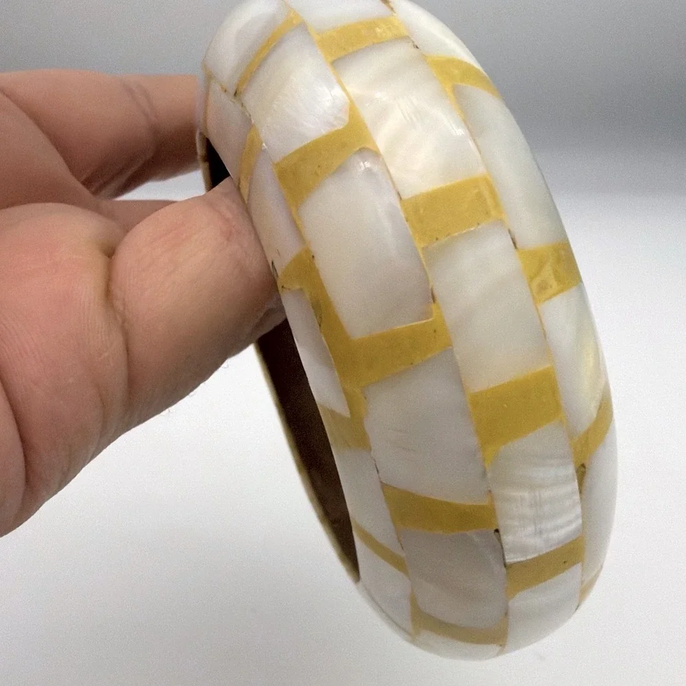 Vtg Mother of Pearl Inlay Bracelet Chunky Bangle White Yellow Boho